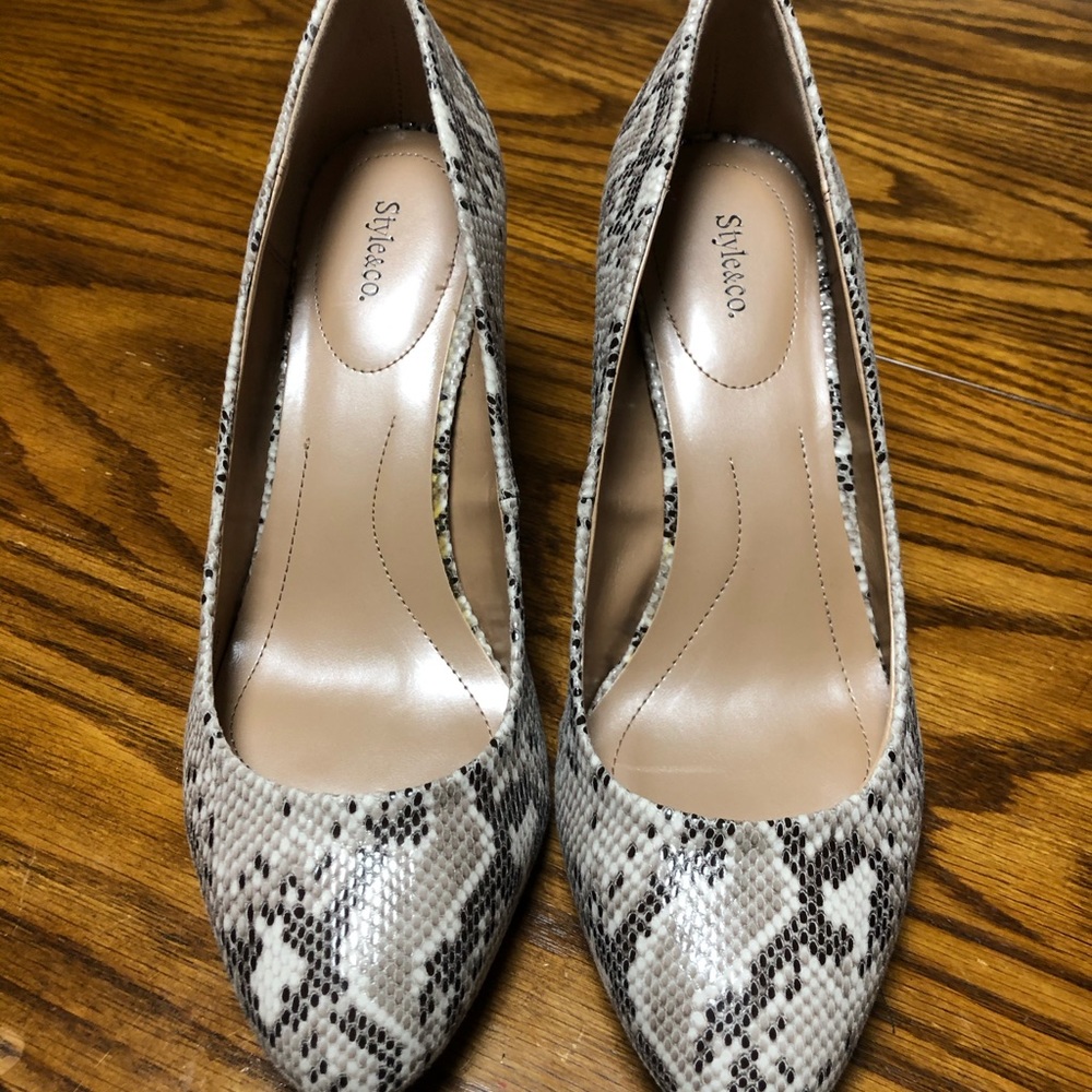 Style & Co Closed Toe Heel